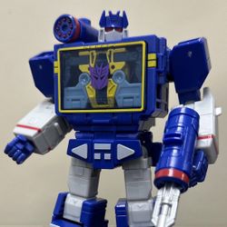 Transformers Studio Series 86 Soundwave