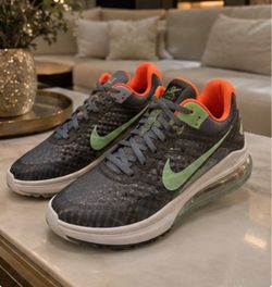 Nike Air  size 4.5