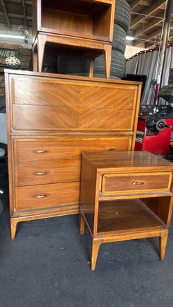 Vintage 3-Piece Bedroom Set — Dresser + 2 Matching Nightstands