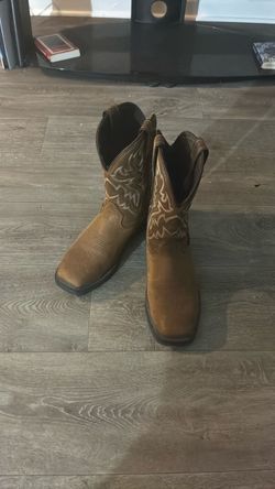 Steal toe work boots