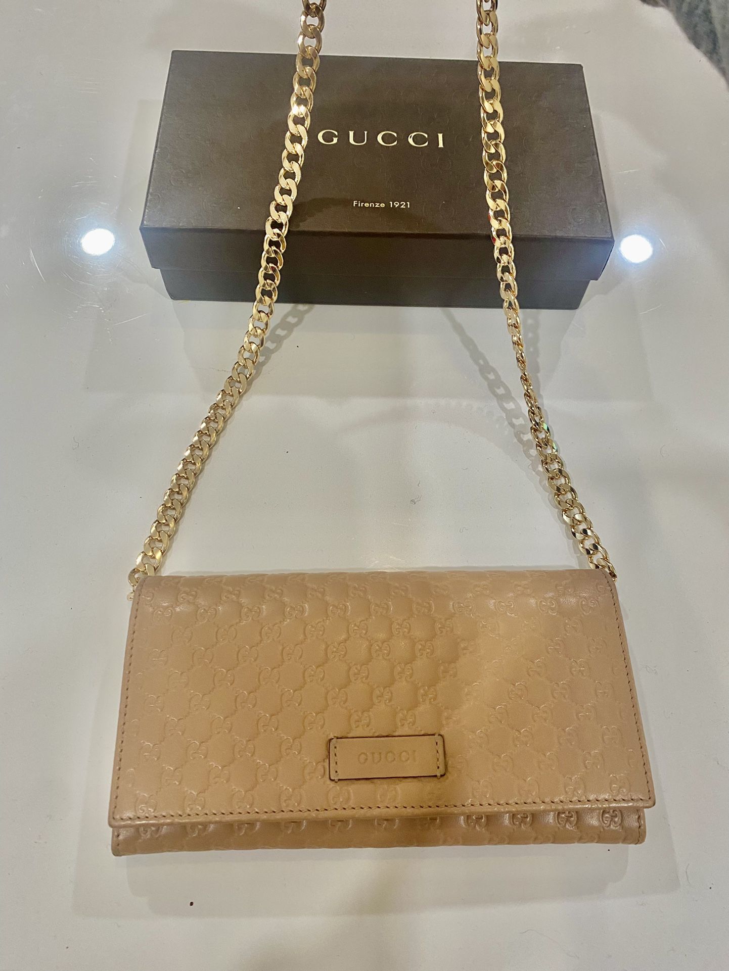 Gucci Wallet On Chain 