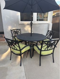 Entire patio set with cushions + extras