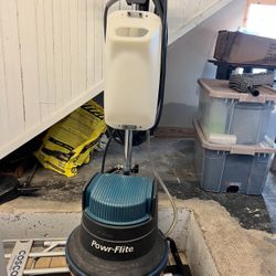 PowerFlite M171 Floor Scrubber