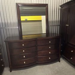 7-Piece Hardwood Bedroom Set -  🛏️