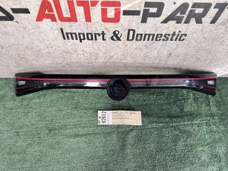 2021 - 2022 - 2023 VOLKSWAGEN ID4 id.4 REAR CENTER LED TAIL LIGHT OEM AY82612