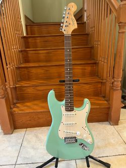 Squier FSR Affinity Stratocaster (Mint)