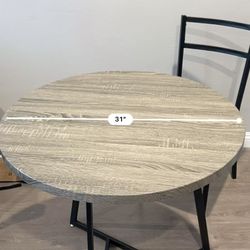 Round Dining Table And Chair 