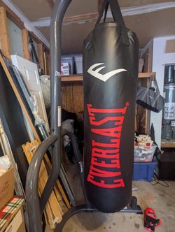 Everlast Heavy Bag With Stand