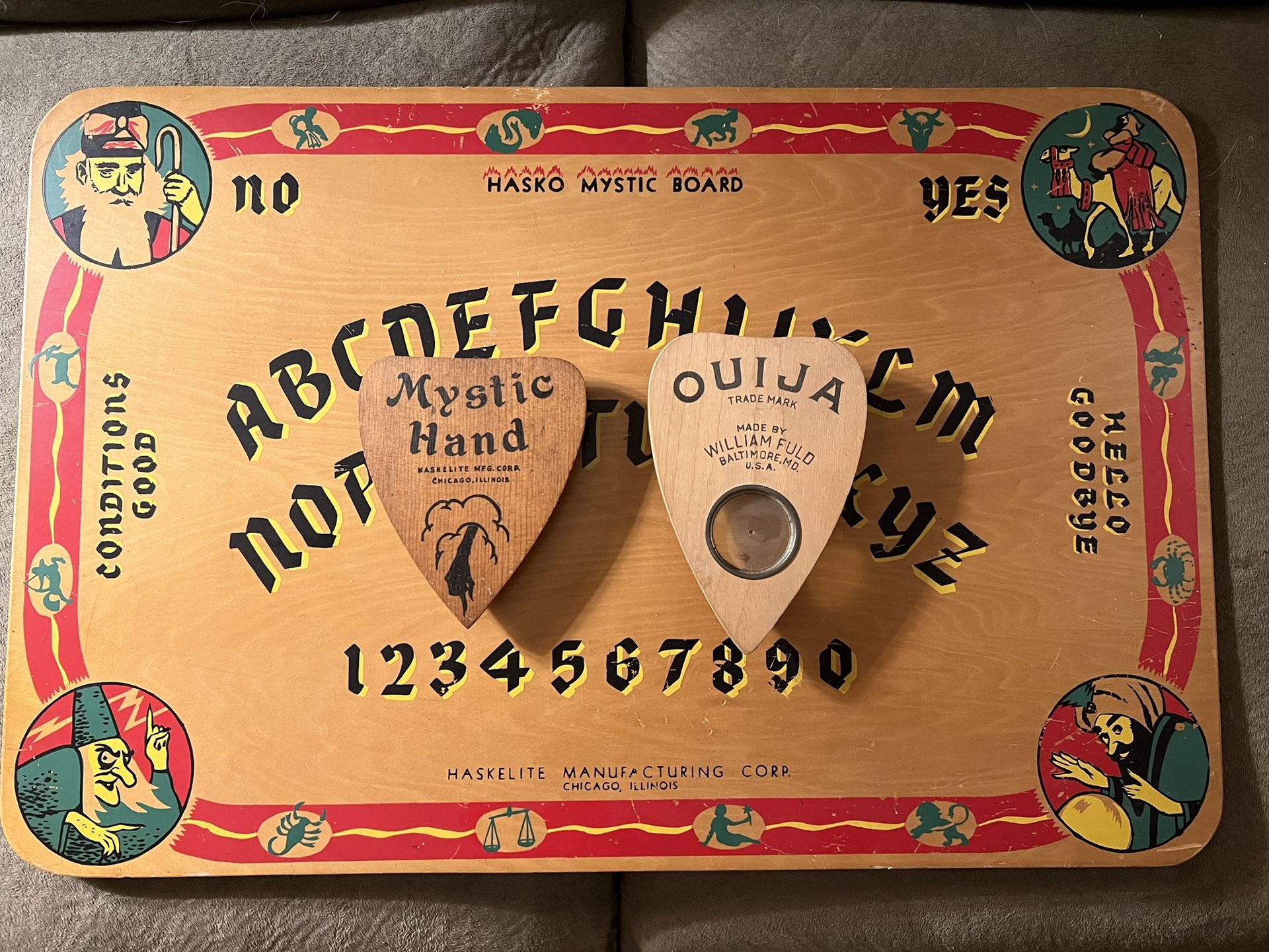 RARE Antique/Vintage Ouija Board And Planchettes