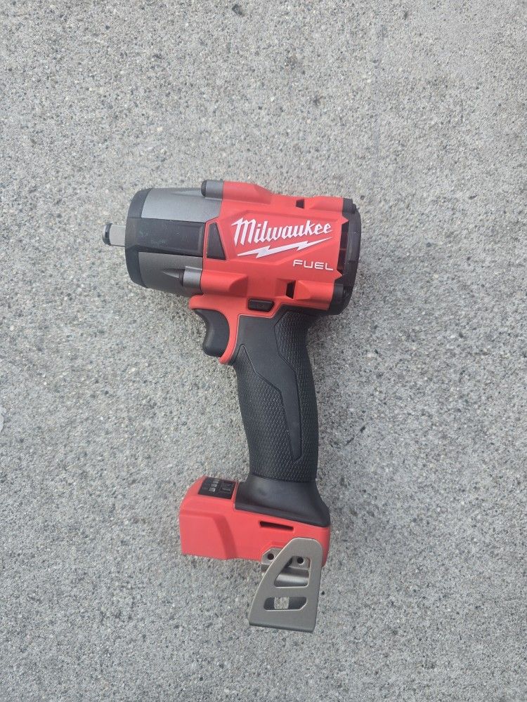 Milwaukee M18 Fuel Impact Wrench 1/2