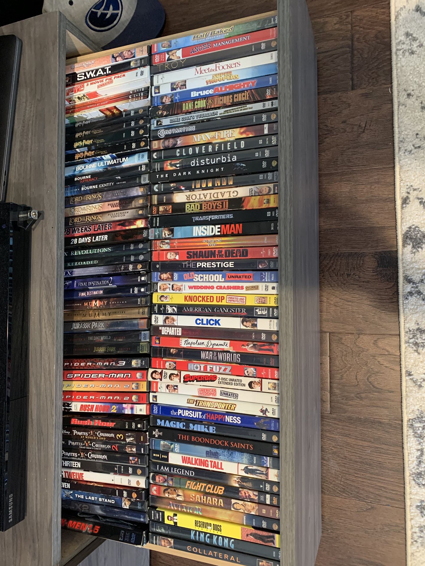 (MASS LOT OF ITEMS) 100+ DVD’s/boxed sets + Samsung 3D Blu-ray glasses/player/dvds + LG Blu-ray player