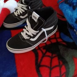 Van For Sale Size 4.0 40.00 Vary Nice