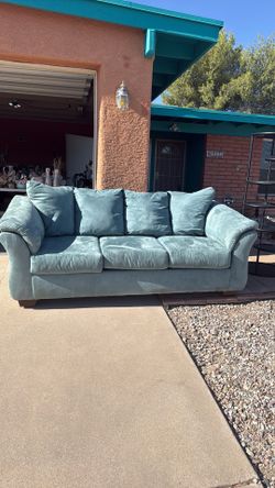 Excellent condition couch $400 obo