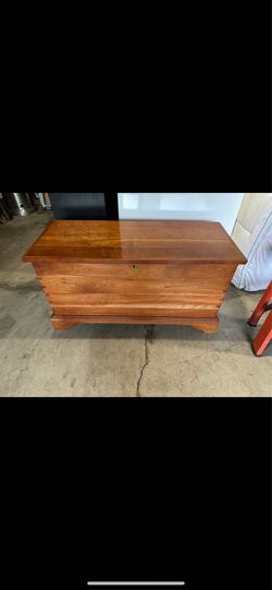 Hope Dovetailed Chest