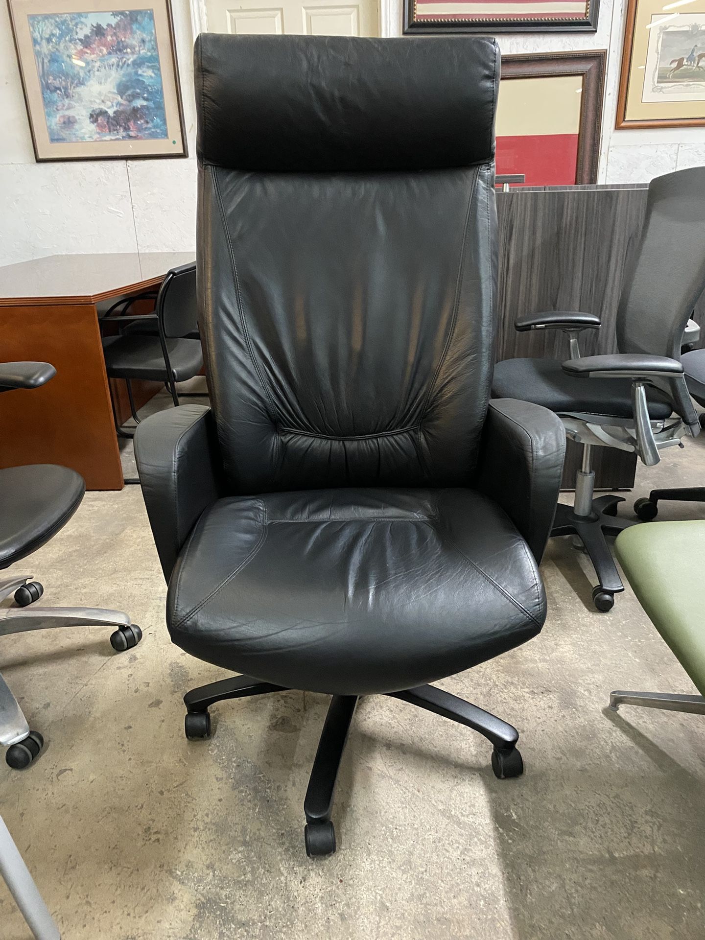 Executive office chair