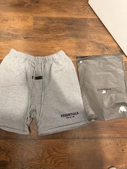 Essentials shorts grey size large