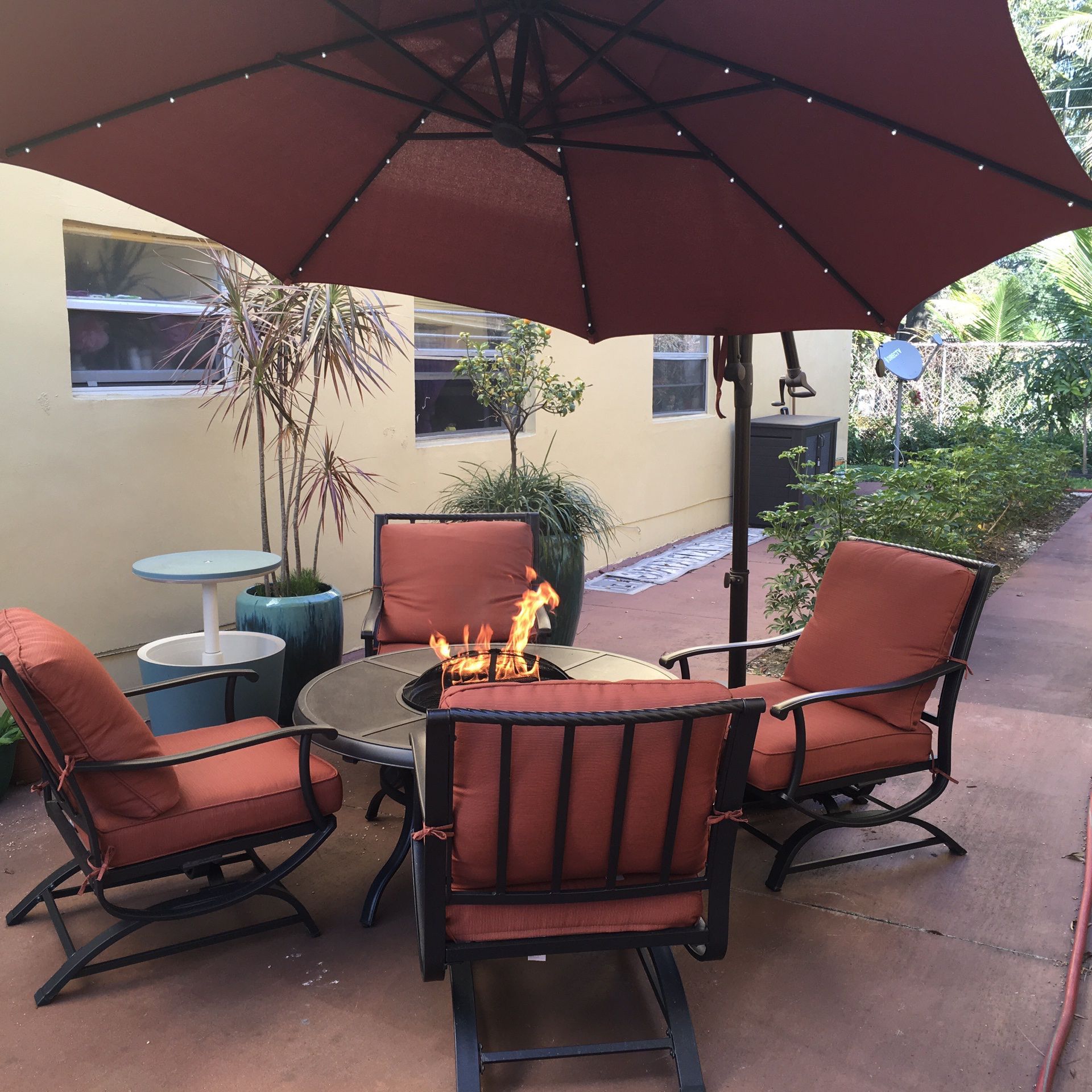 Fire Pit Patio Set w/4 chairs and heavy duty Solar Powered Light Up Umbrella PLUS more