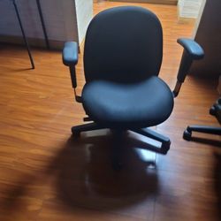 Office Chairs 