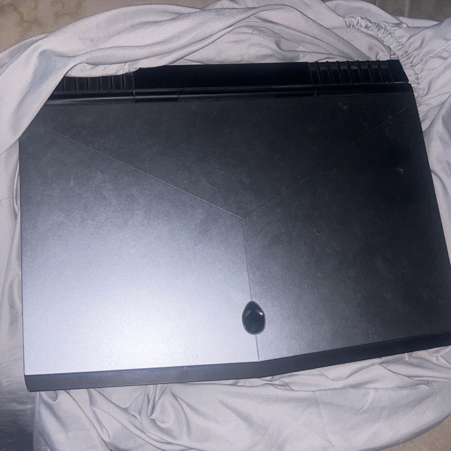 ( FOR PARTS) Alienware Laptop