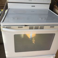 Maytag electric stove and microwave