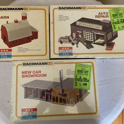 Lot of 3 Bachman HO Plasticville USA sets Barn Auto Repair New Show Room 