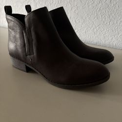 Women’s Boots Size 8 New No Box 