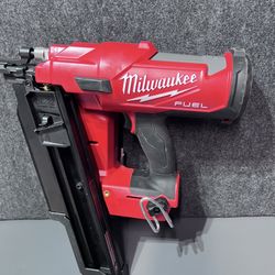 Milwaukee M18 FUEL 3-1/2 in. 18-Volt 21-Degree Lithium-Ion Brushless Cordless Framing Nailer (Tool-Only)