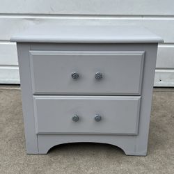 1 Beautifully refurbished Nightstand 