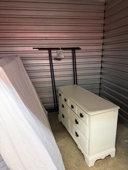 Queen size bedroom set