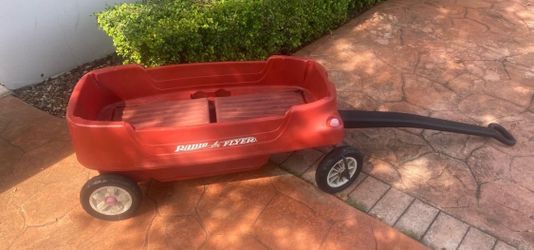 Red Step-2 Radio Flyer Wagon