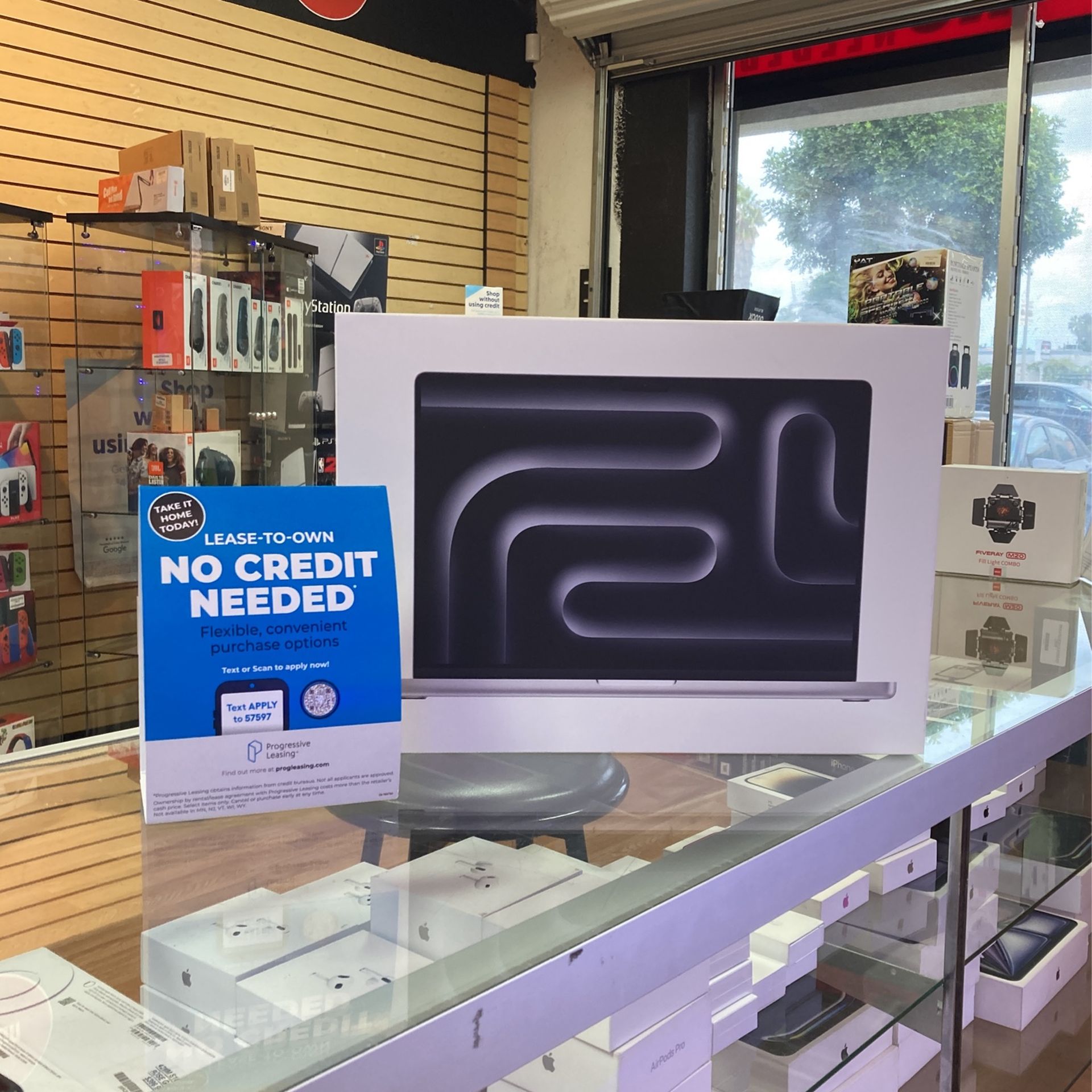 16” MacBook Pro M4 24GB RAM 256SSD