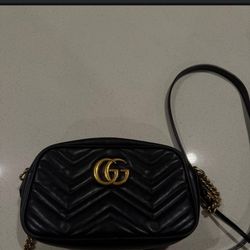 Selling gucci Bag