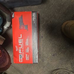 ​Brand New Milwaukee M12 FUEL Orbital Detail Sander (2531-20) - Sealed