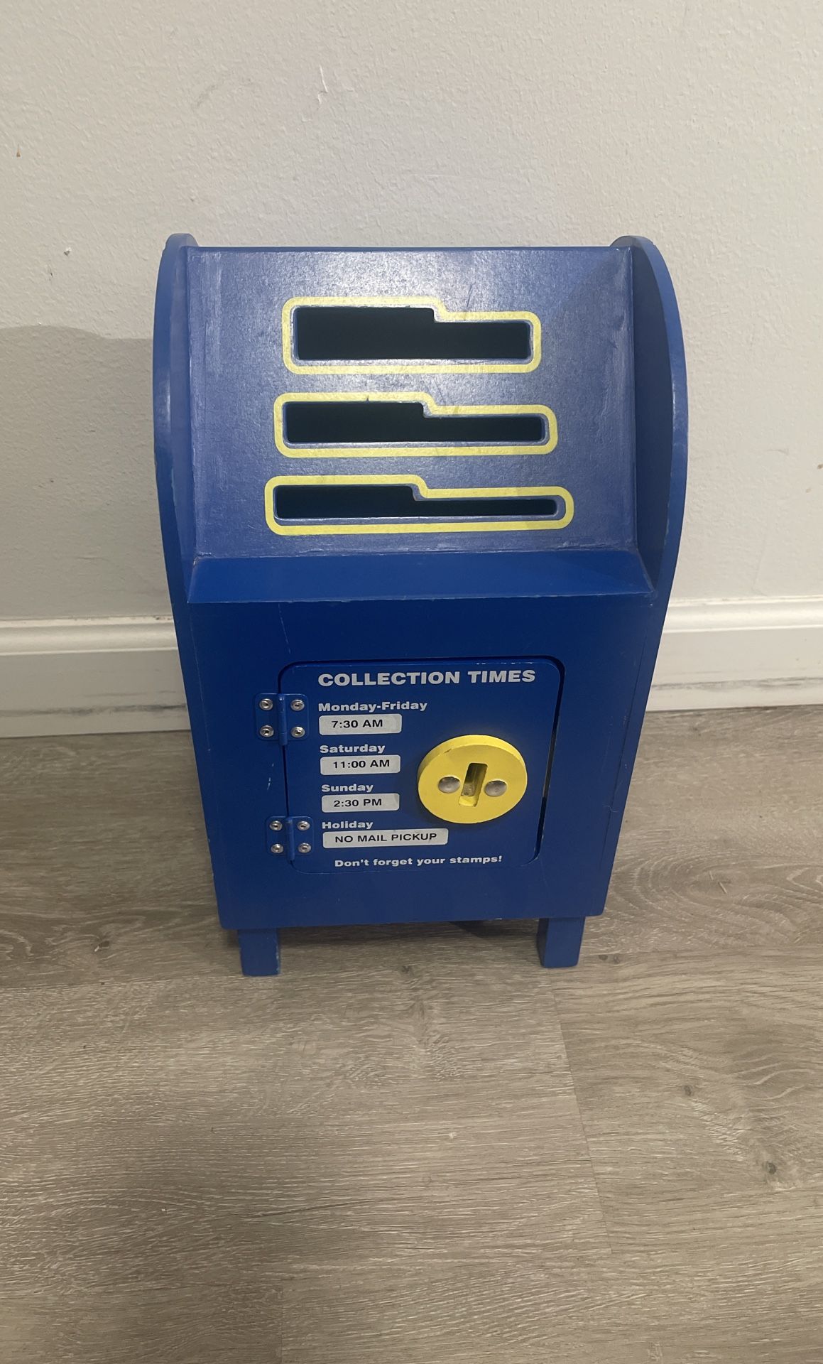 Melissa And Doug Wooden Mail Box 