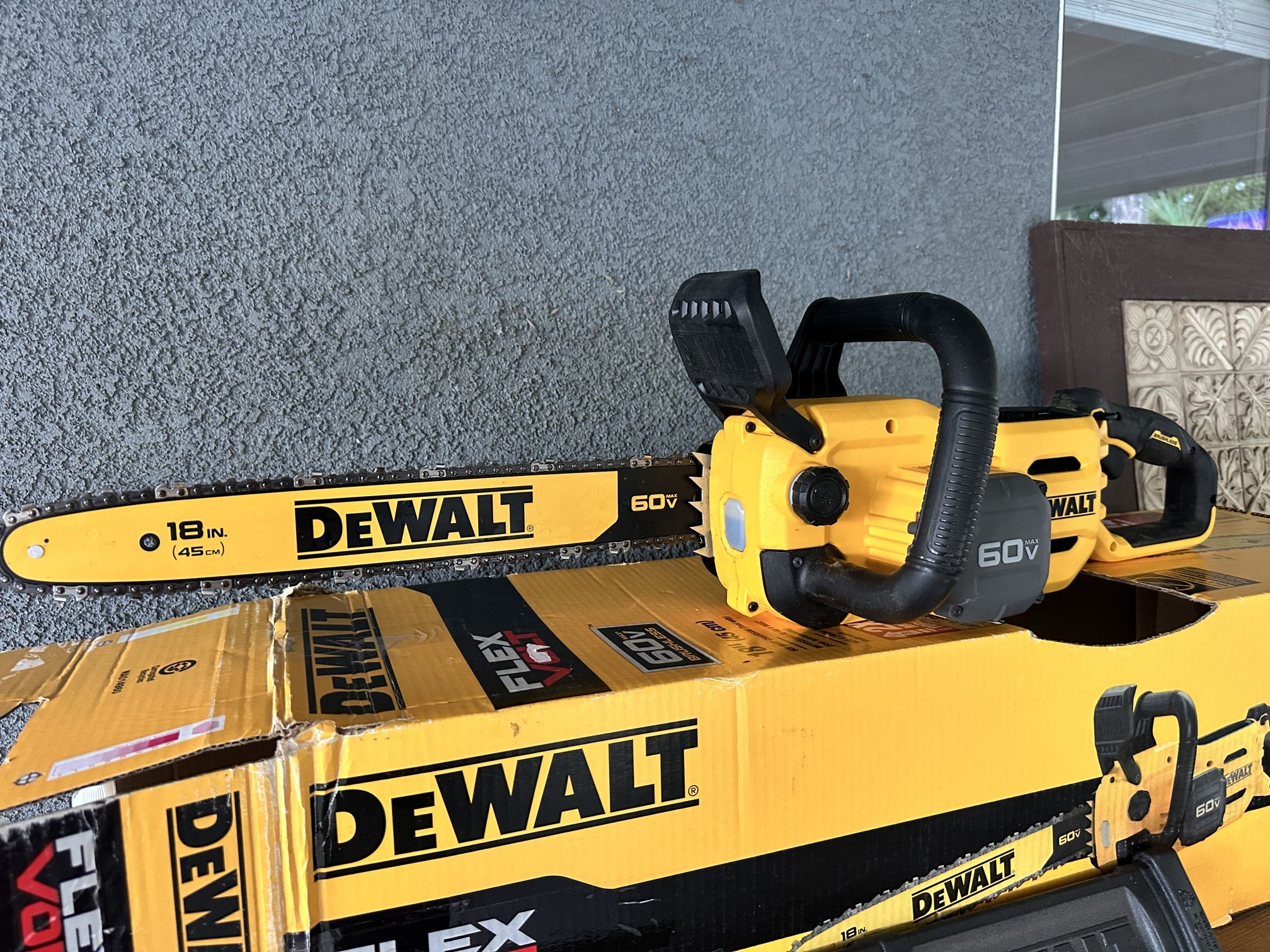 18 inch Dewalt chainsaw