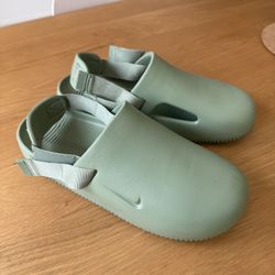 Nike Calm Mule Oil Green