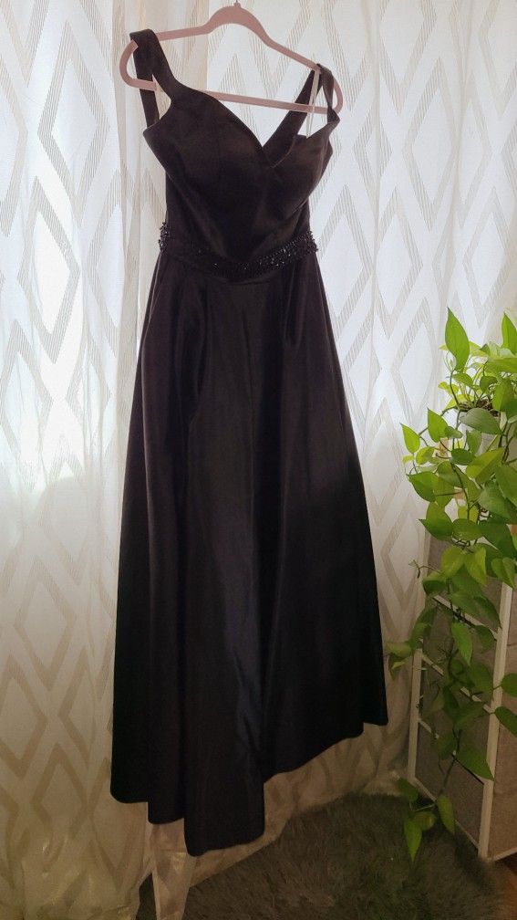 Black Prom Dress / Gown Sz 8 *with pockets!*