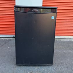 Danby Designer 2.6 Cubic Feet Compact Refrigerator
