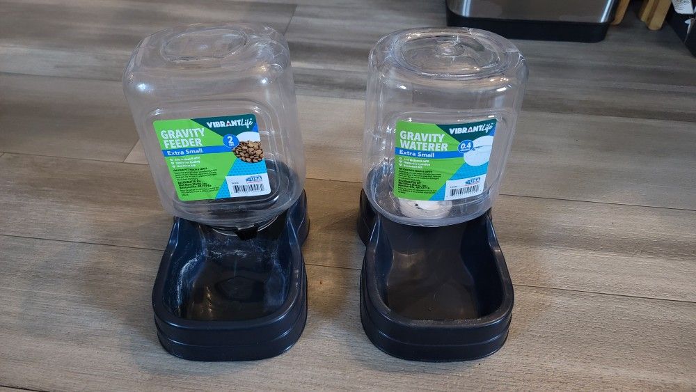 Pet Gravity Food And Water Feeder Set