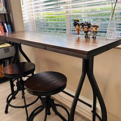 Rustic Talk Coffe Table And Stools