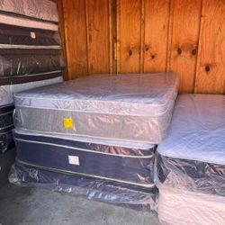 Twin Mattress 
Moving Out Sale!.🆓🏠 🚚.COD