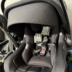 Nuna Pipa Lite Car Seat