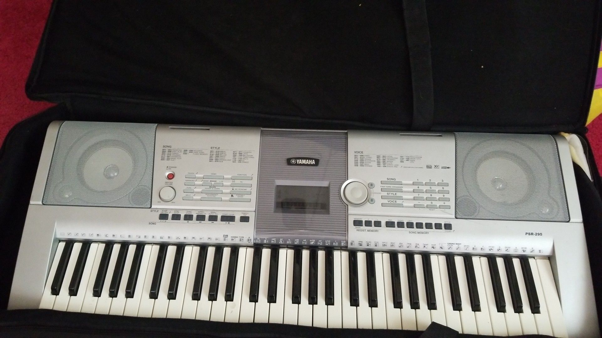 Yamaha PSR 295 keyboard