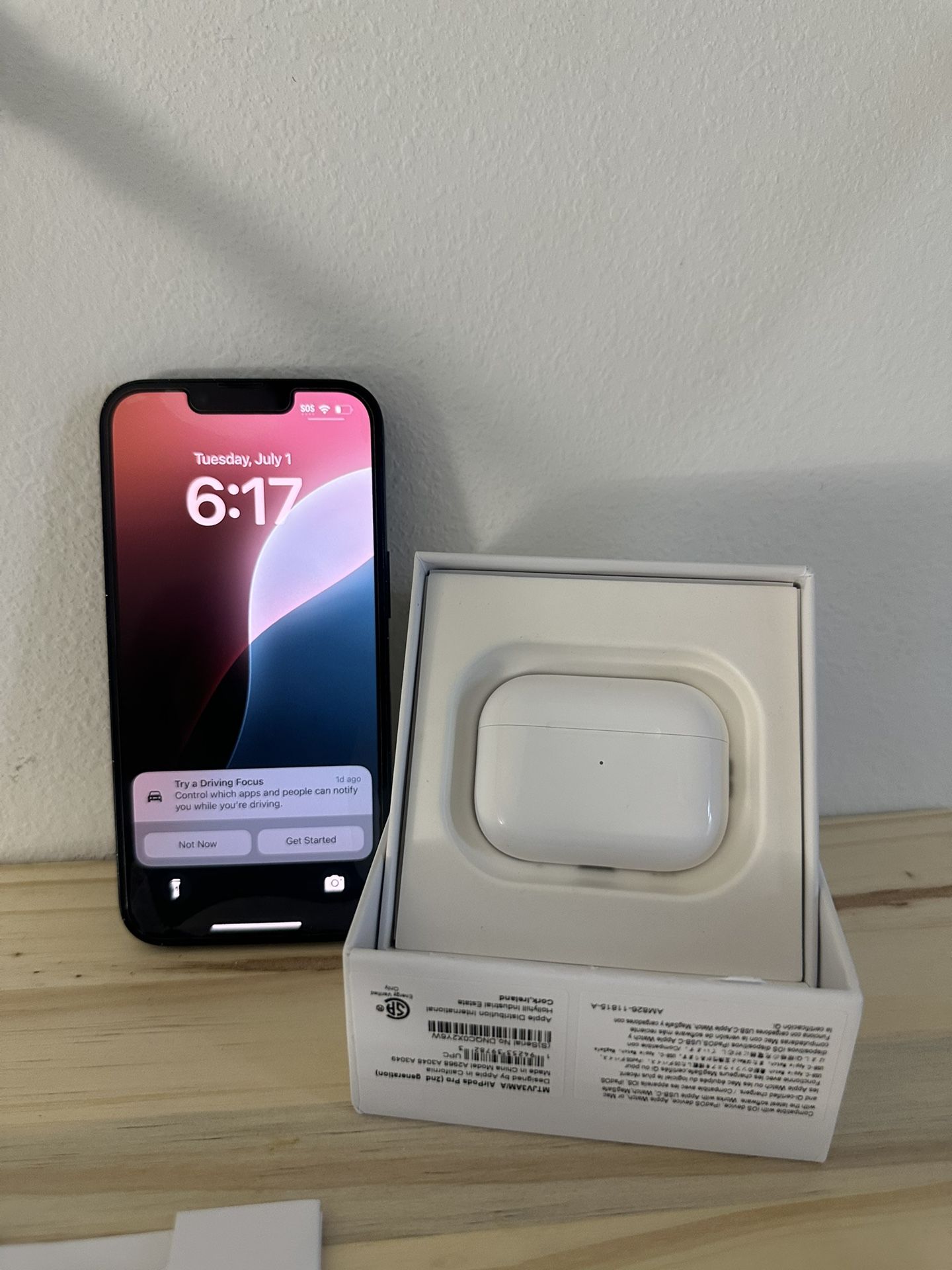 Apple iPhone 14 128GB Bundle – Factory Unlocked – Clean IMEI – Fast Ship