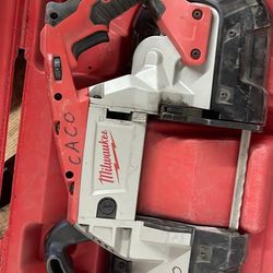 Milwaukee Deep Cut Porta Band Saw