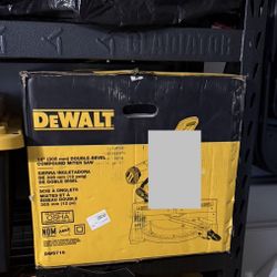 DEWALT 12in 15 Amp Dual Bevel Compound Miter Saw