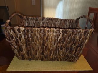 Wicker bakery with handle