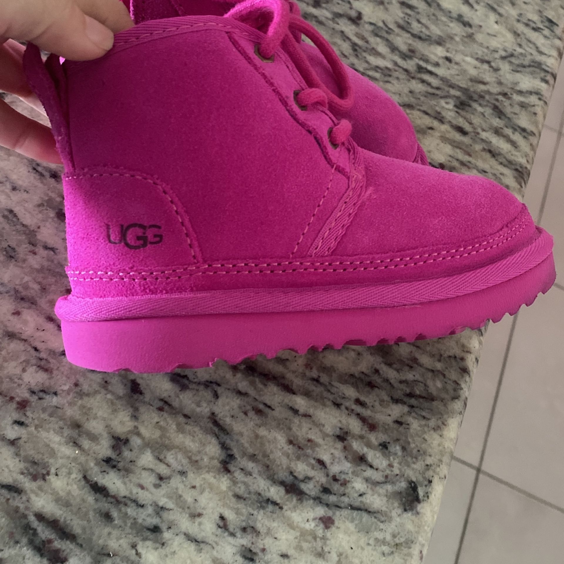 Kids UGG Size 9