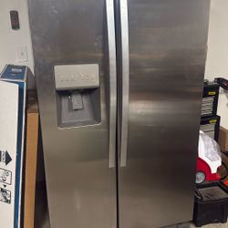 Whirlpool Refrigerator 