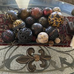 Decorations Different Prices 